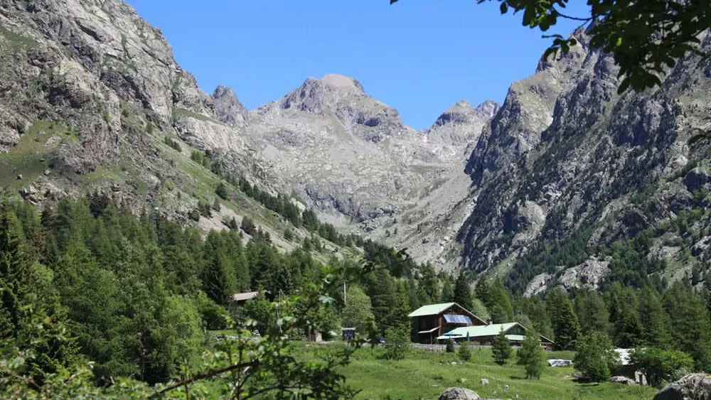 Le Relais des Merveilles dans le paysage