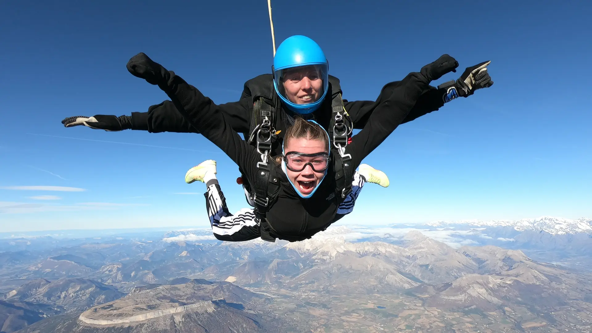 Alpes Aviation parachutisme TALLARD