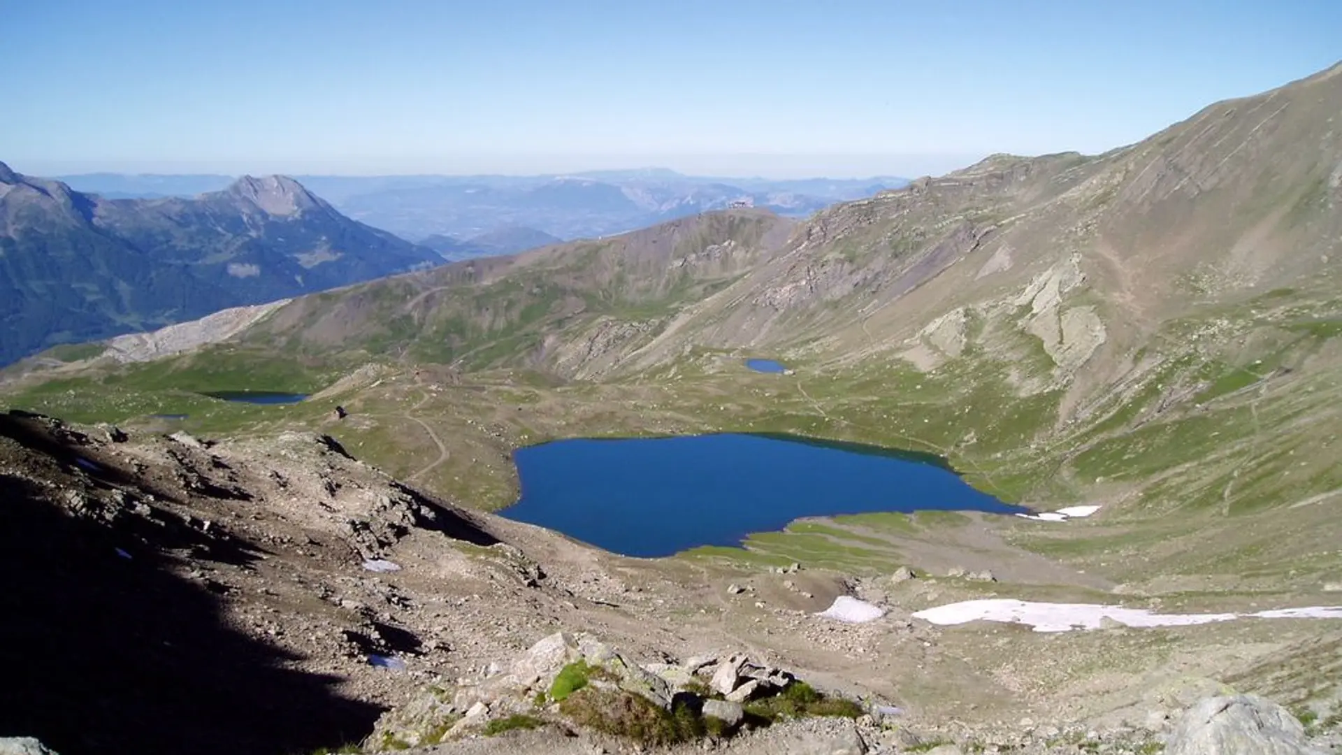 Le Grand lac des Estaris pris du col de Freissinières