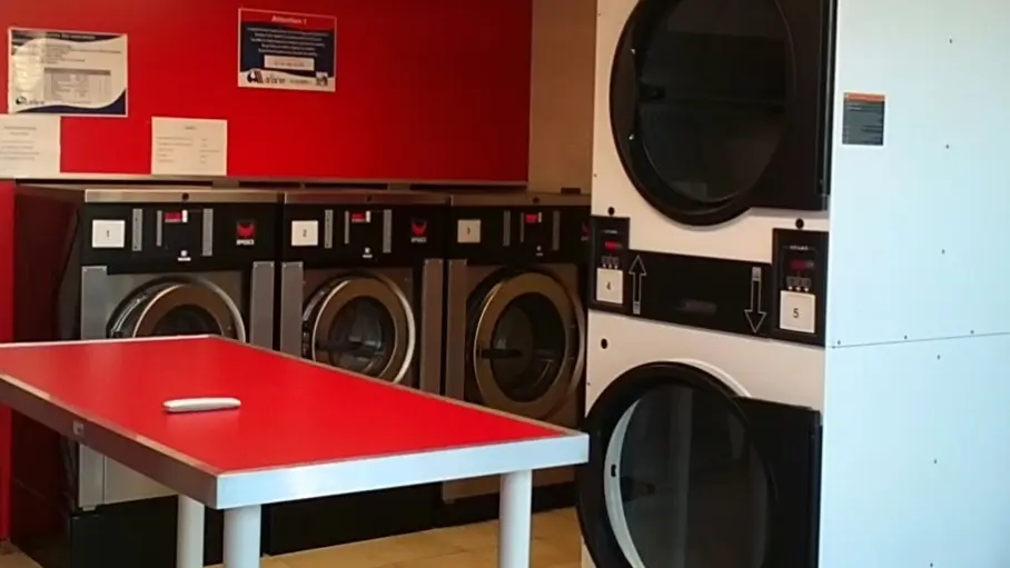 Intérieur de la laverie