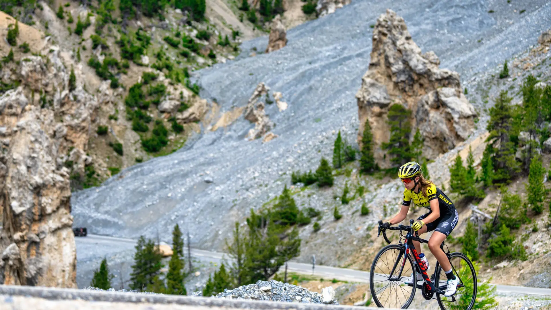 Montée du col d'Izoard depuis le Queyras