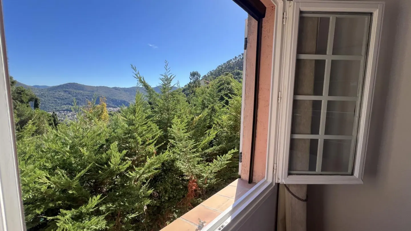 Villa palmeraie Nice® Aspremont 06-vue chambre-Gîtes de France des Alpes-Maritimes