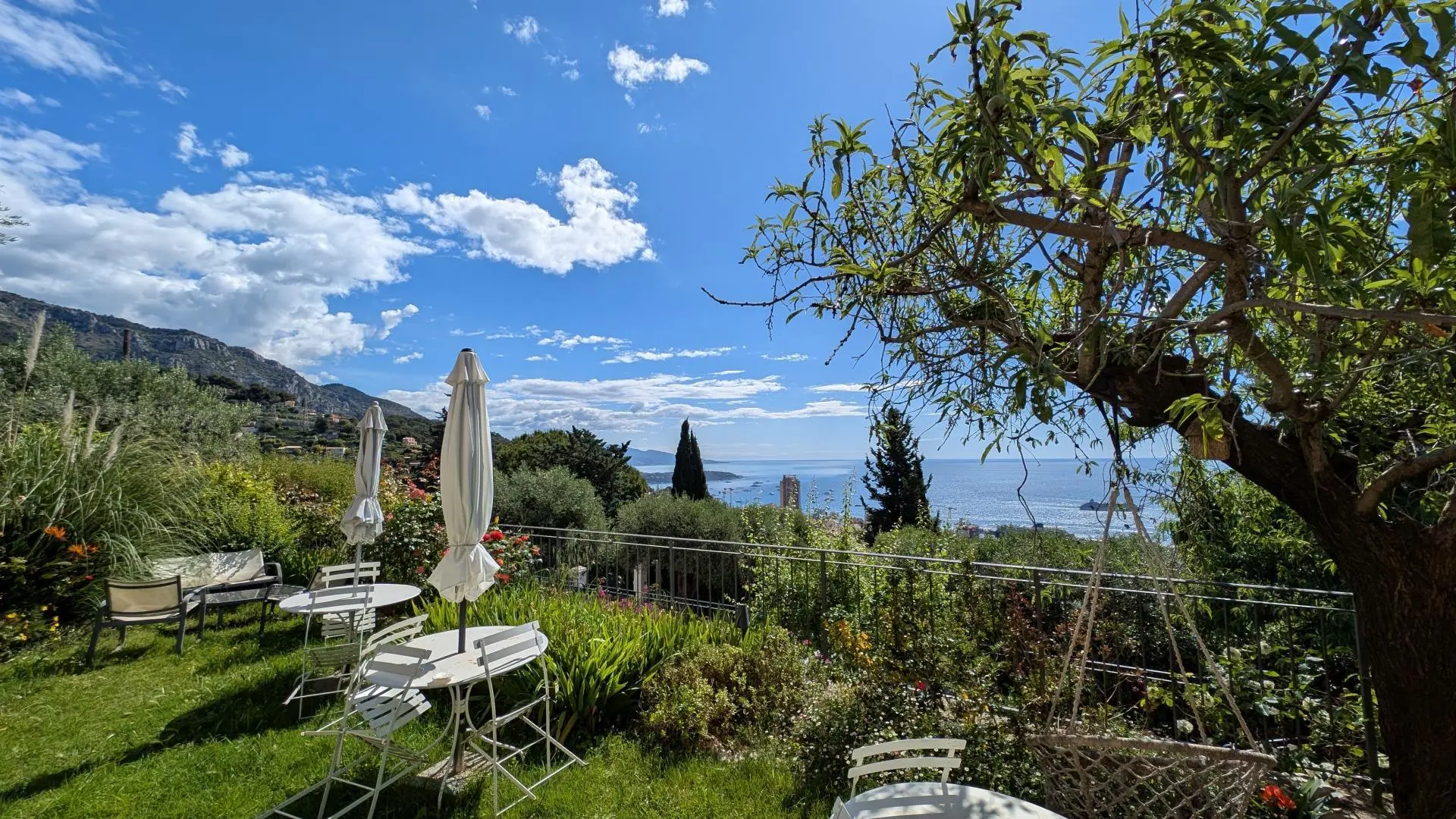 L'Amandier-Jardin à partager-Beausoleil-Alpes-Maritimes