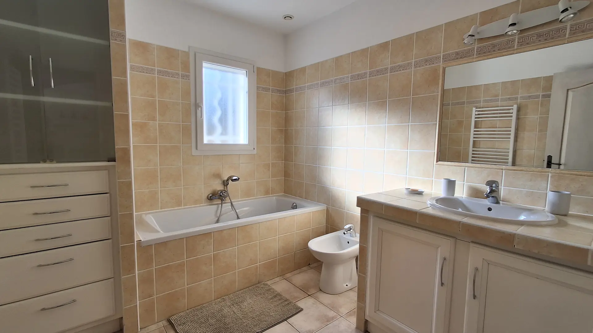 La Bastide de Laura_L'Isle-sur-la-Sorgue salle de bain