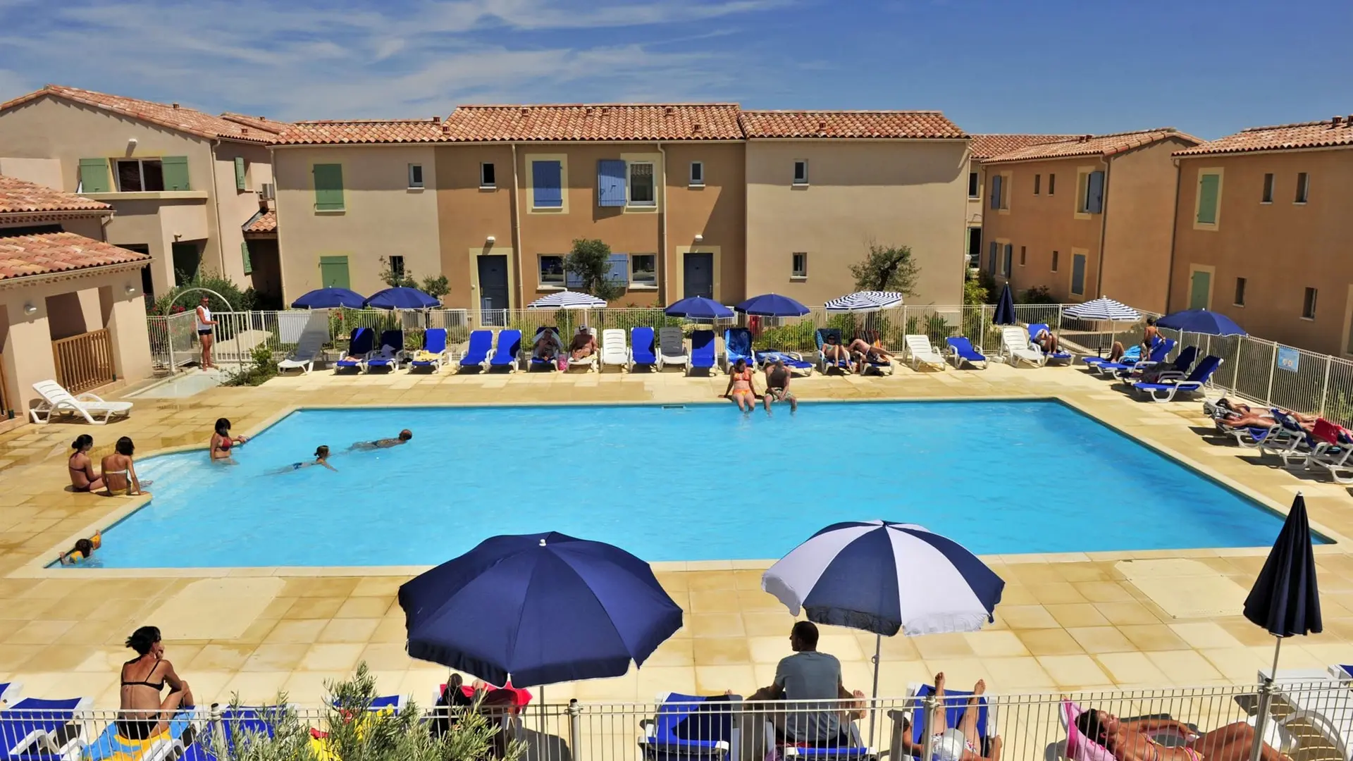 Résidence Goélia Le Mas des Arènes Mouriès vue piscine