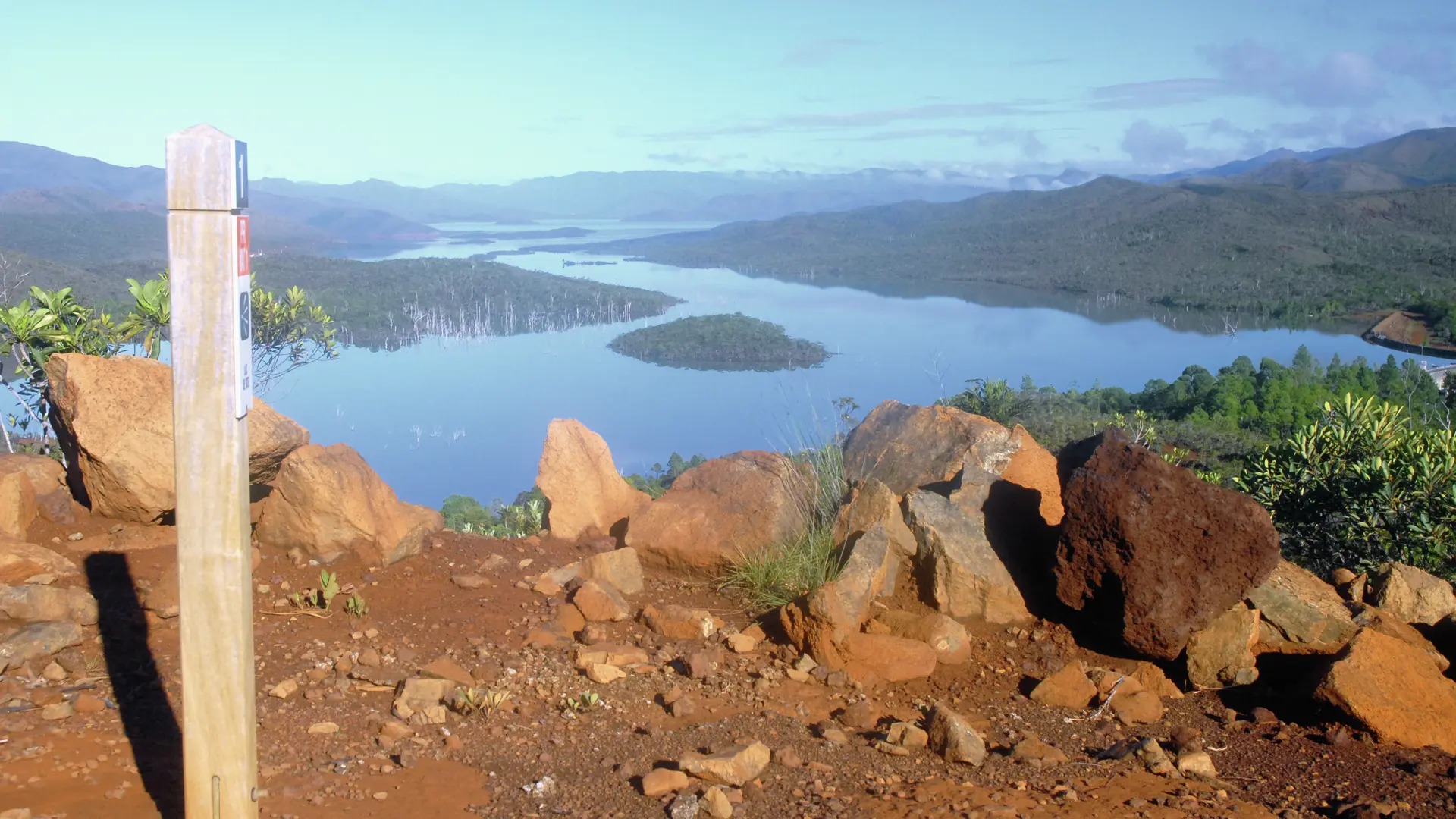 Le lac de Yaté