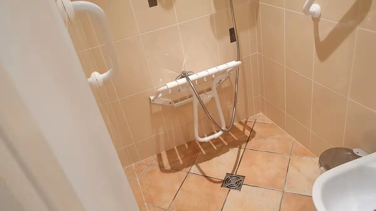 13-Salle de bain suite-Gite-La grange de Paul-auvergne-livradois-forez