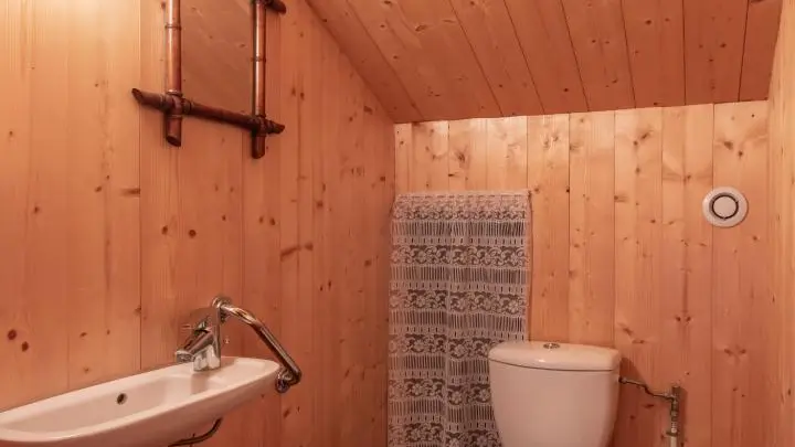 Sanitaires à l'étage