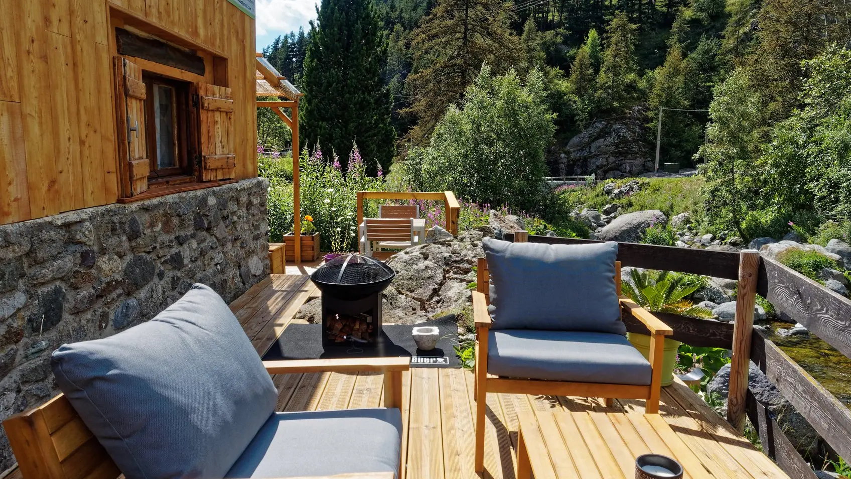 La terrasse en bord de la Gordolasque