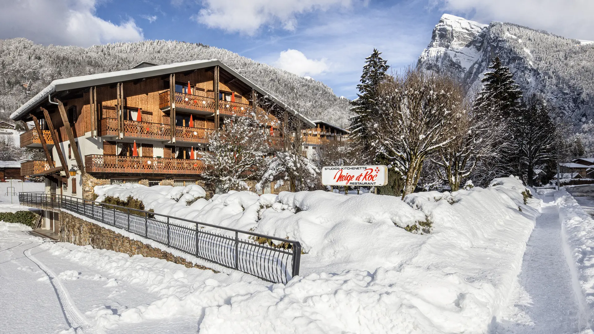 Façade résidence Neige et Roc hiver