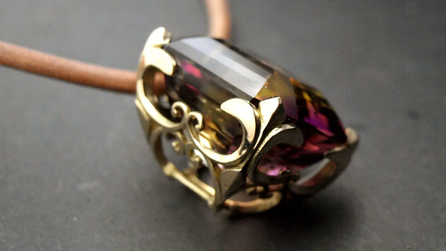 Bijoux personnalisés et création sur mesure_Hervé ROY_La Bizouterie de Saint bonnet le Château