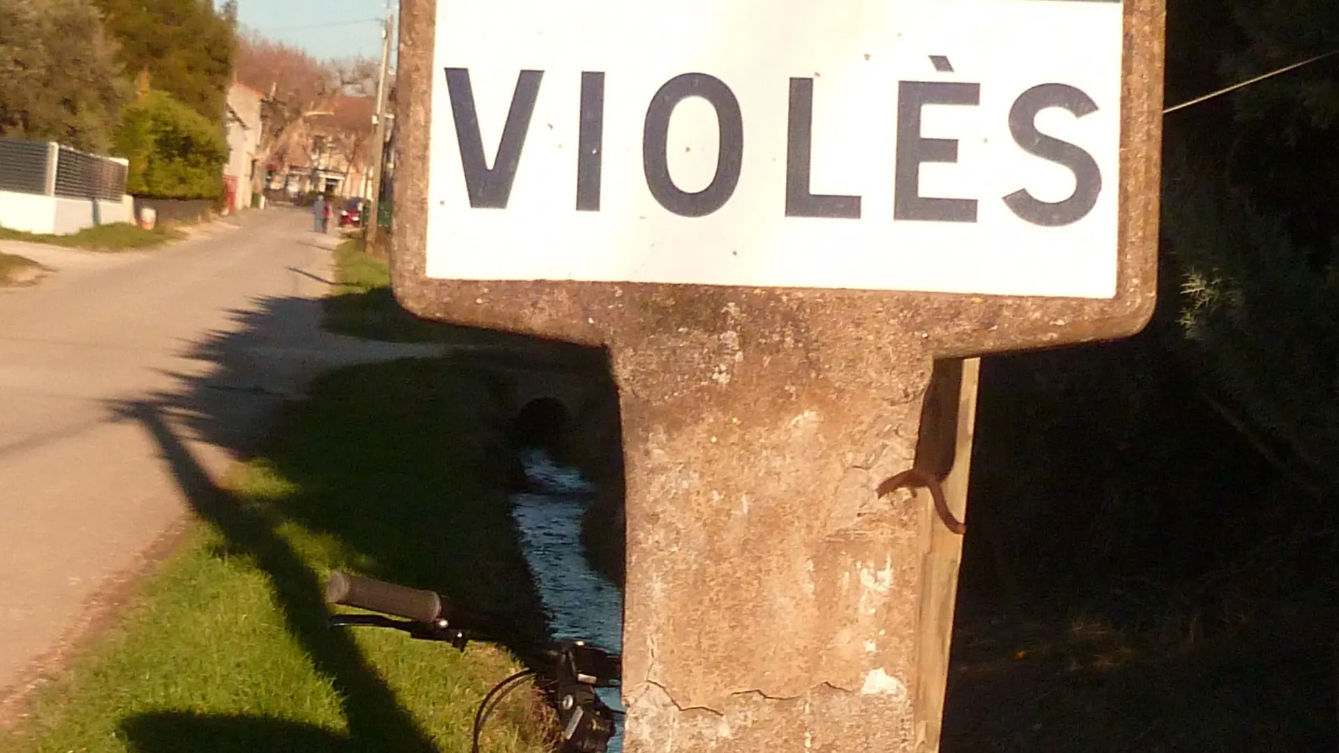 Plaque émaillée Violès