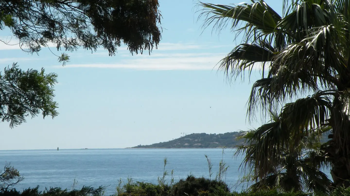 Vue Mer et Saint-Tropez