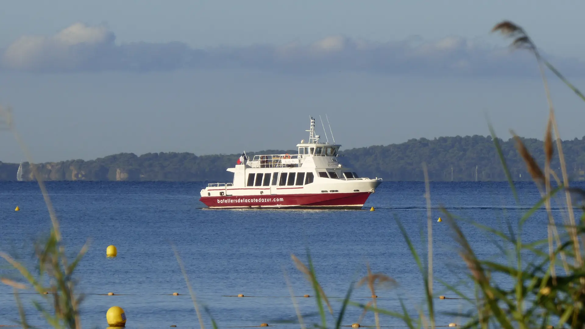 Escursioni in mare alle Isole d'Oro, passeggiate lungo la costa, crociera a Saint Tropez