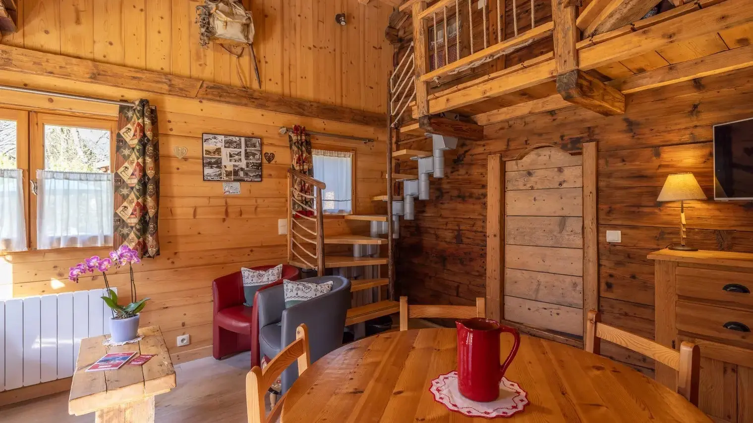 La vue sur le chalet intérieur