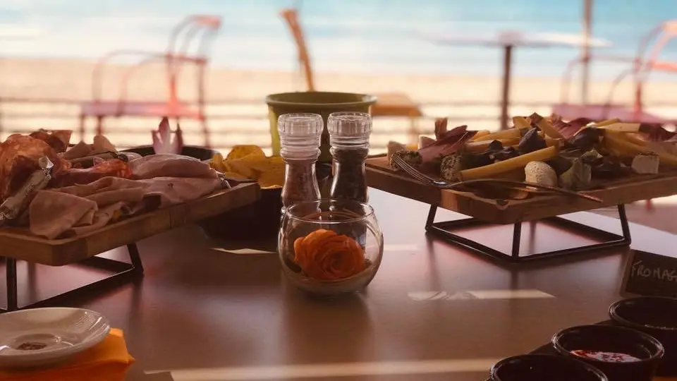 Restaurant, plage privée, bar