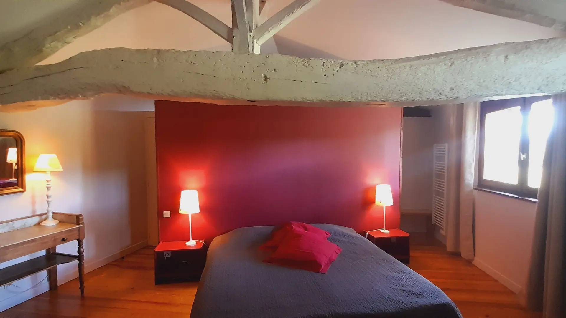 Chambre Pivoine en grand lit