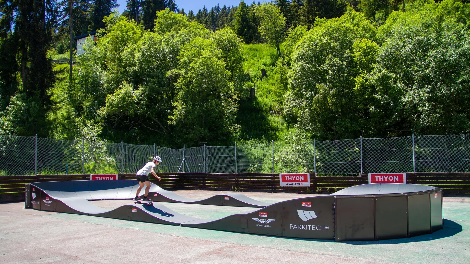 Fille sur pumptrack