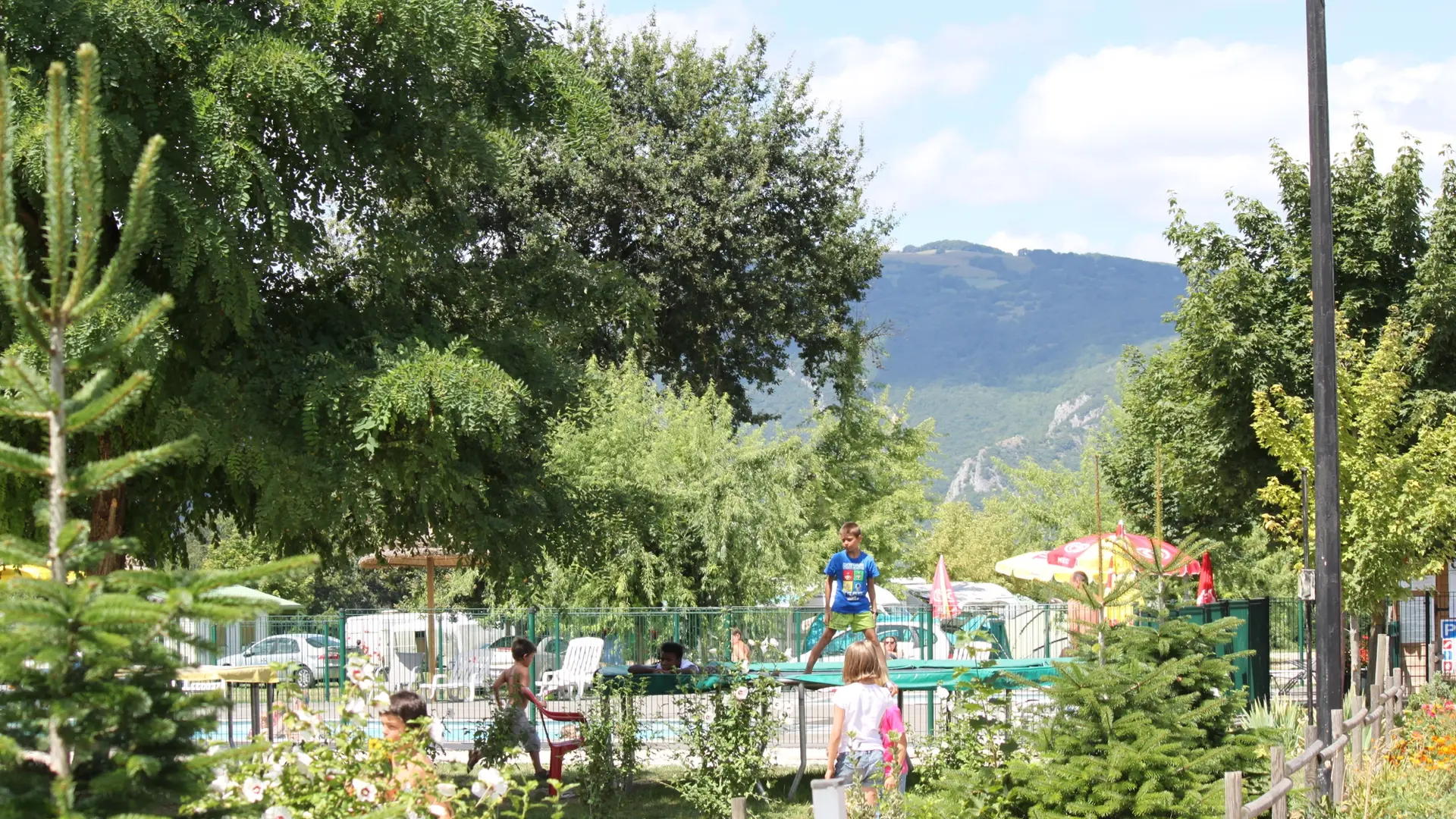 Camping Les Charmilles, Vallières