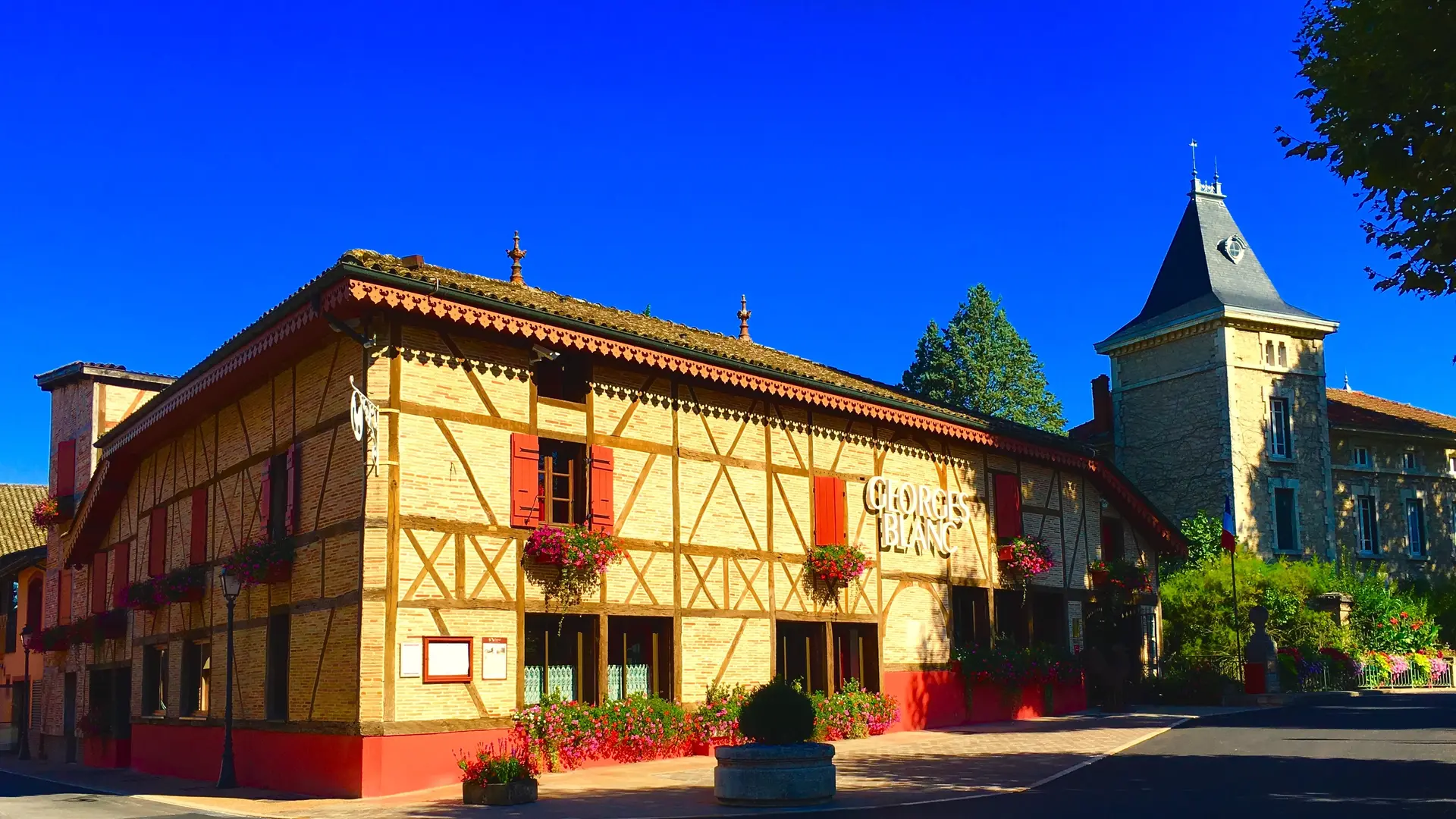 Façade