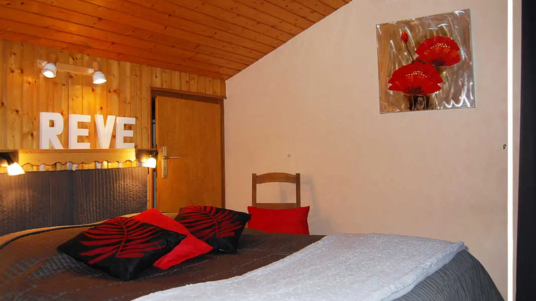Chambre avec lit 140/190