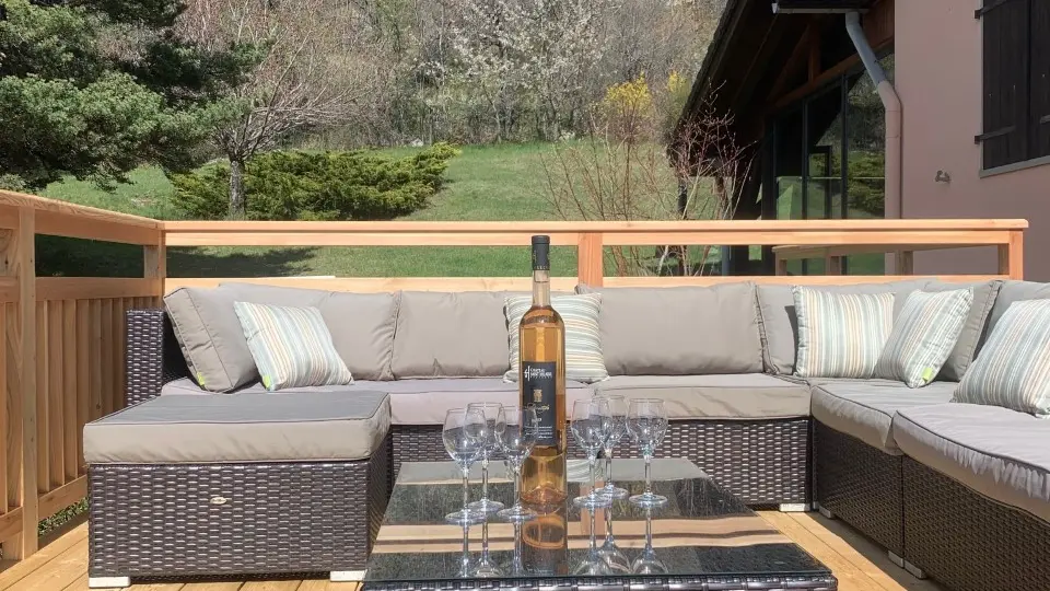 Grand balcon carré pour 14 personnes