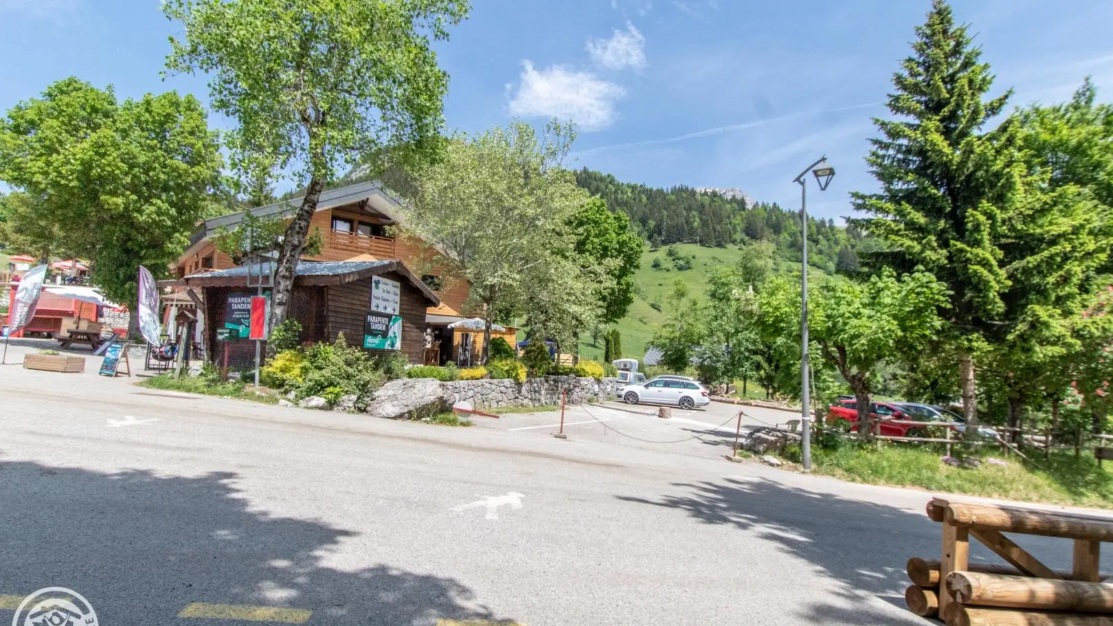 Accès au parking privatif fermé