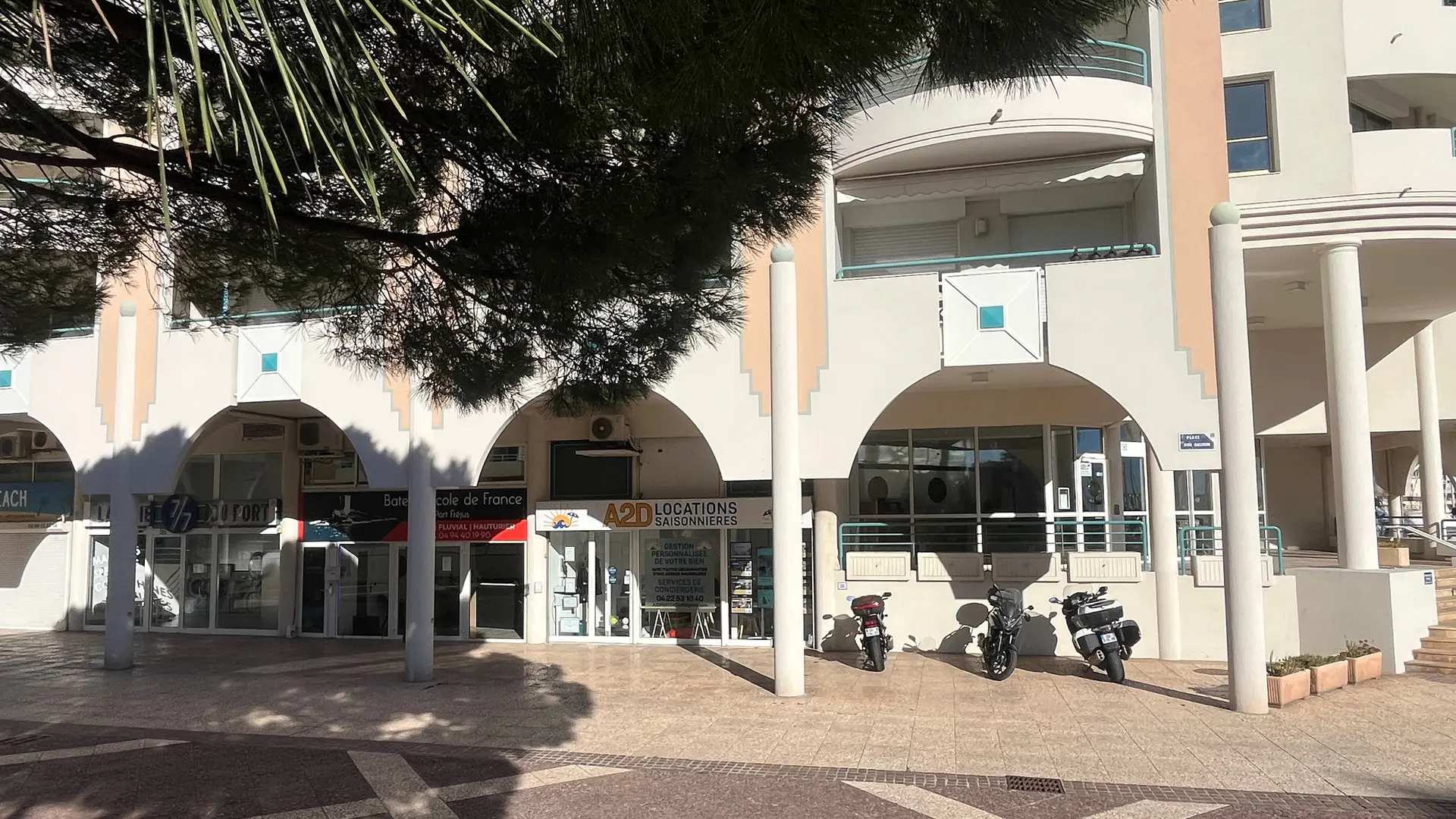 Agence A2D Port-Fréjus facade