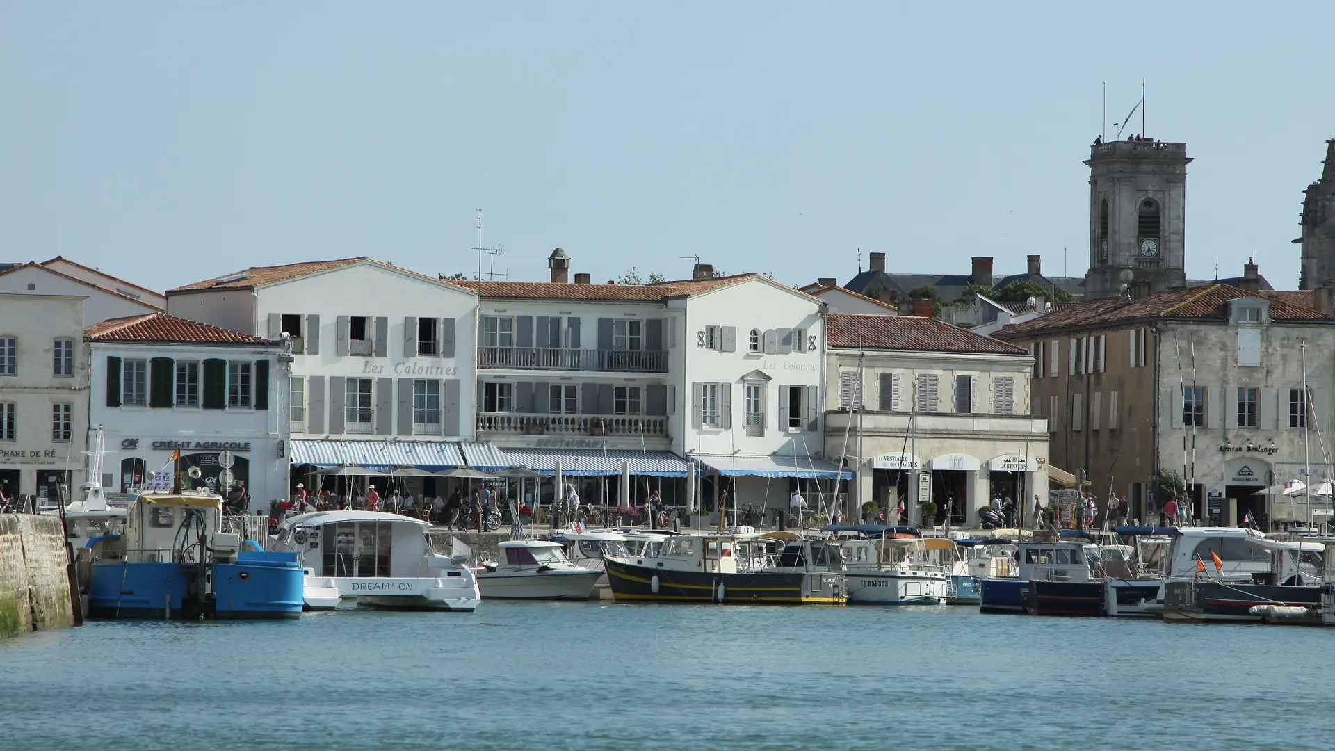 Hôtel vue sur le port