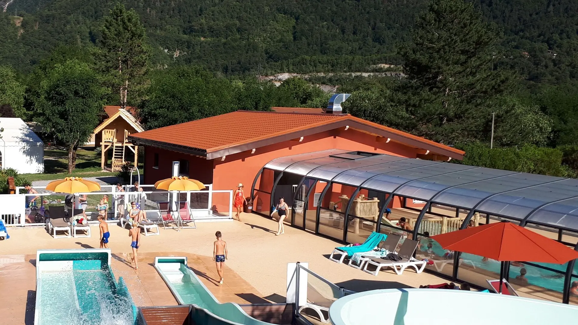 espace aquatique toboggans