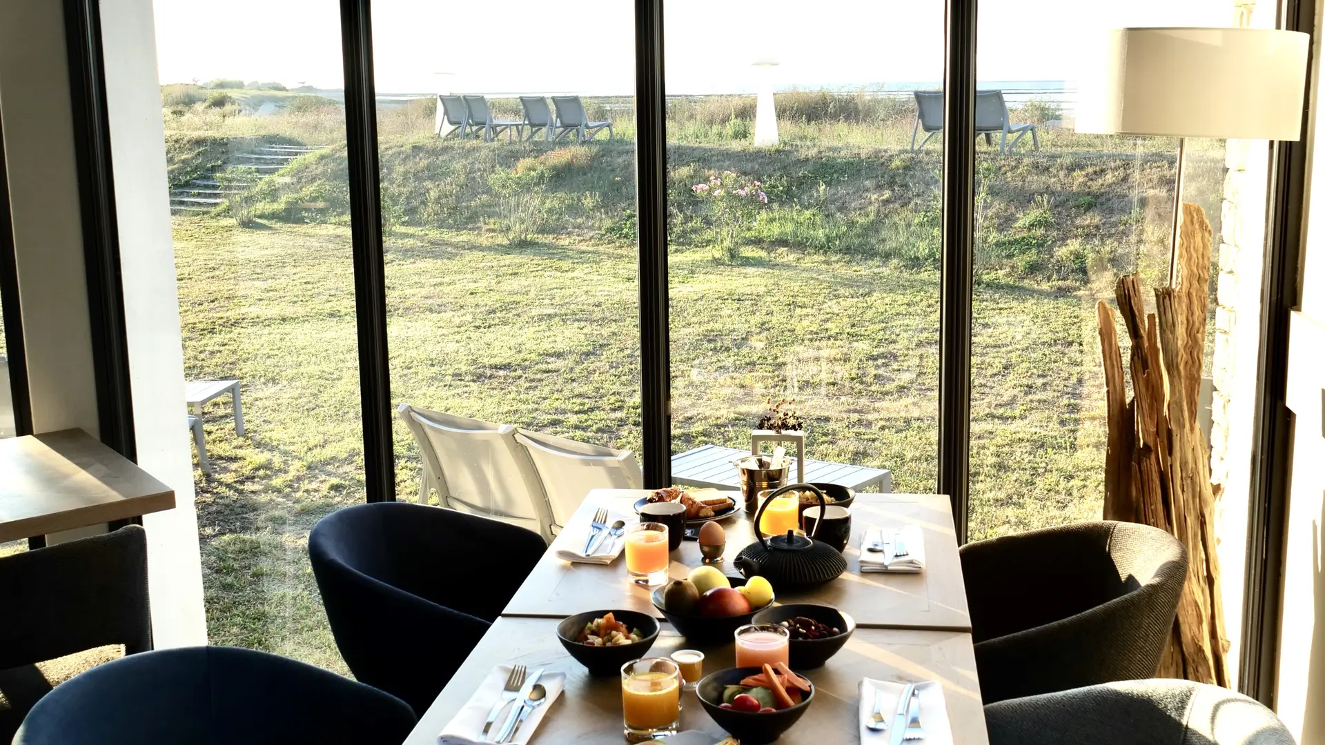 Restaurant avec vue sur l'océan
