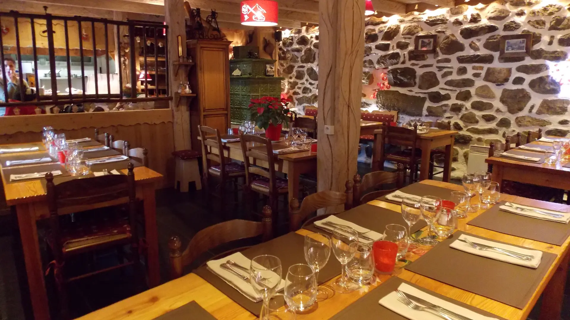 La salle du restaurant - La Grave