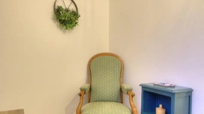A l'entrée, vous disposez d'un espace repos.