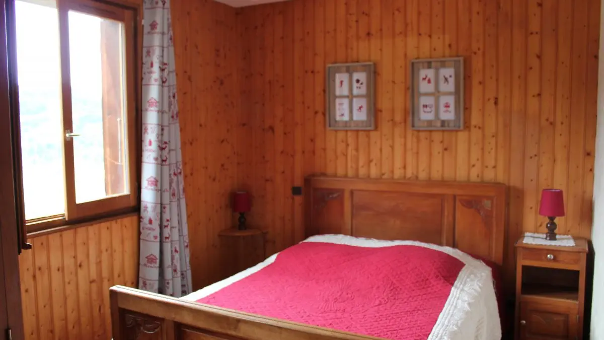 CHAMBRE AVEC LIT 140