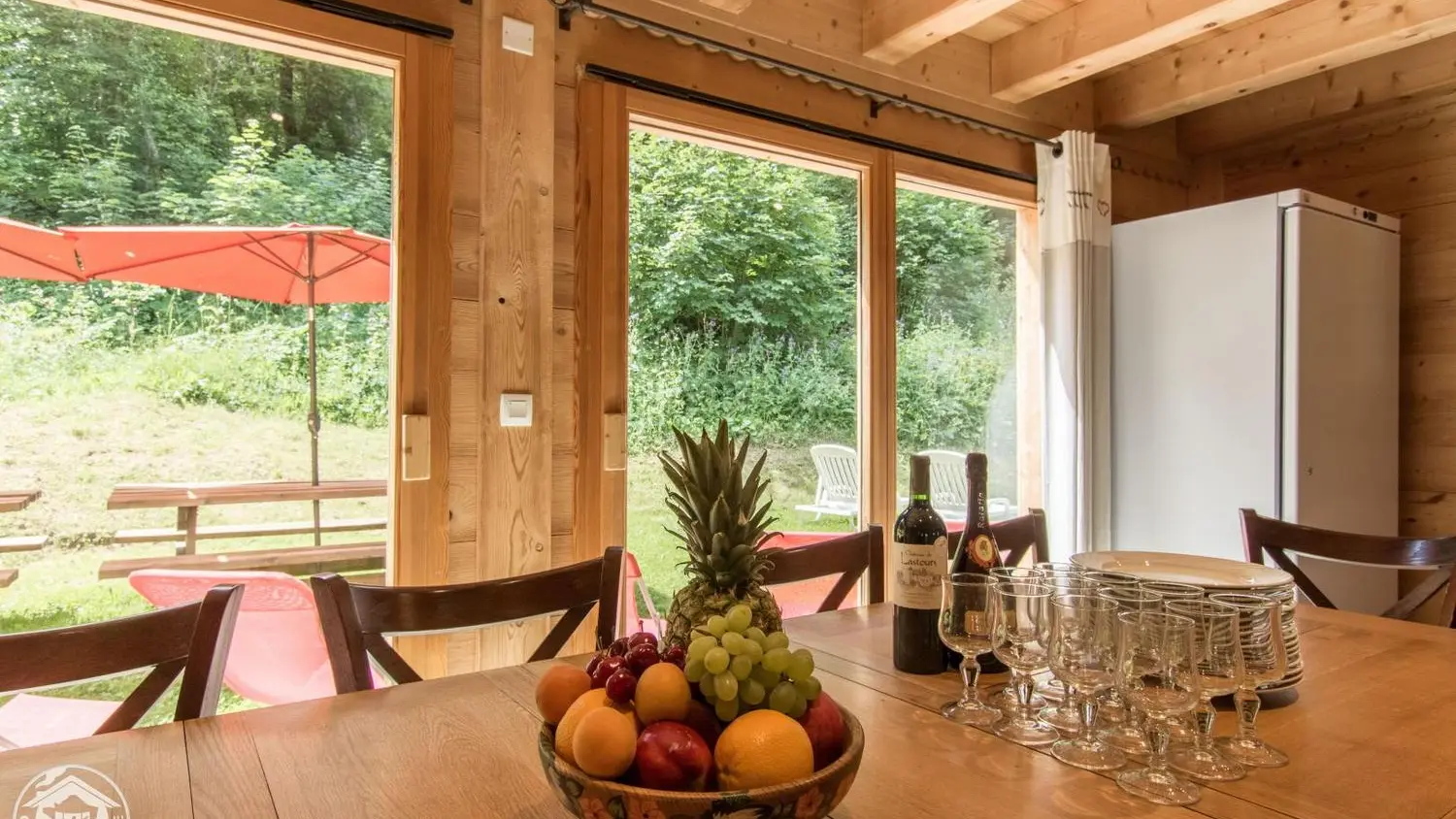 Salle à manger avec vue terrasse