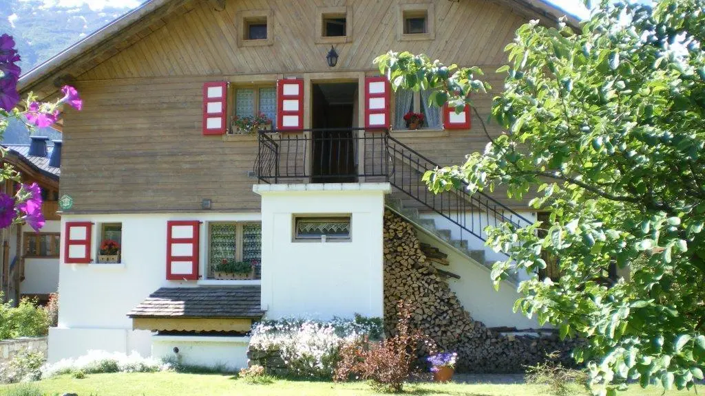 Gîte à l'étage du chalet des propriétaires