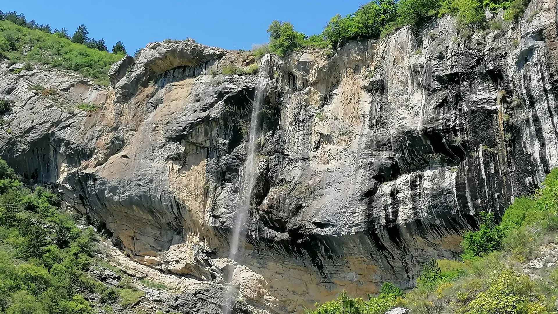 Très belle cascade suite aux fortes pluies