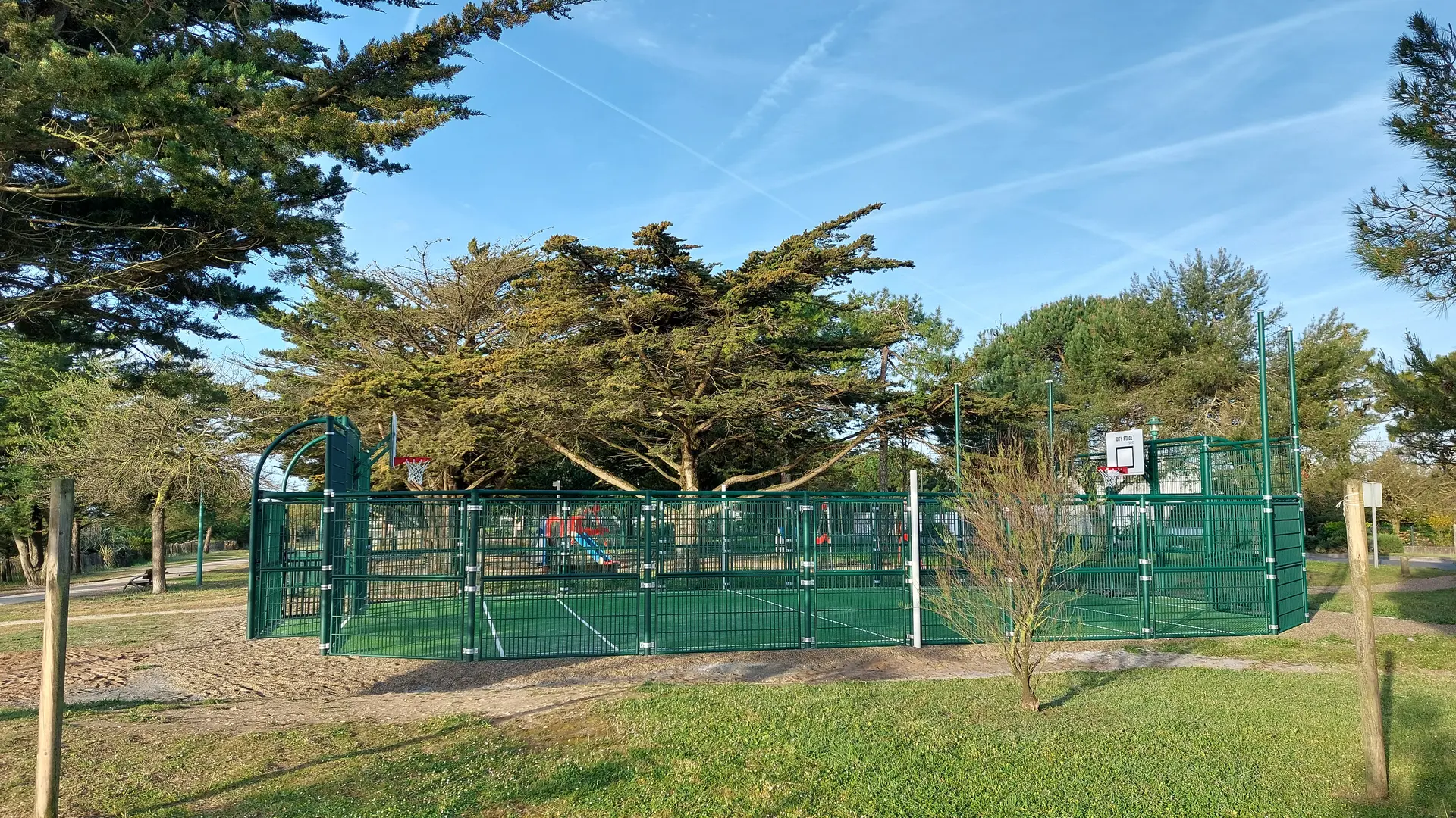 Estadio municipal - Playa Sur de Rivedoux-Plage