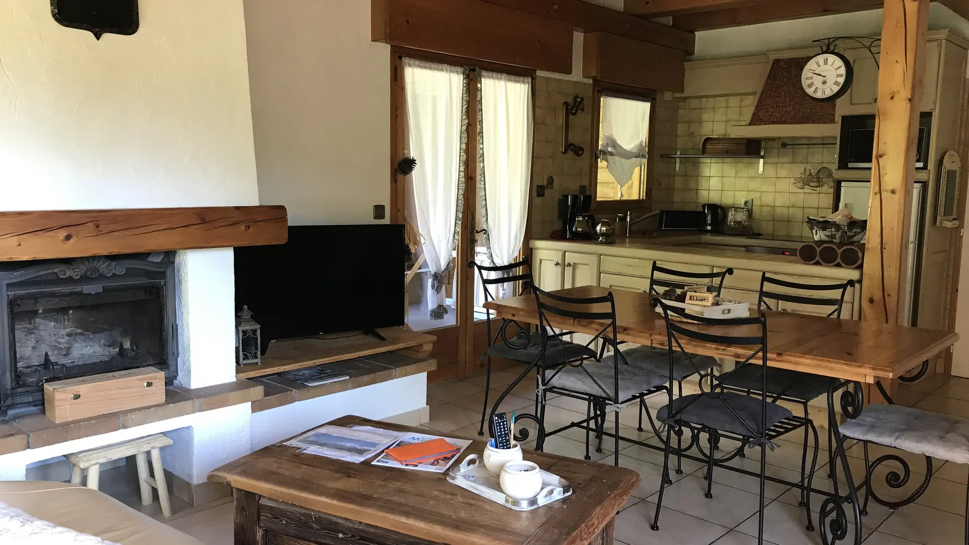 cuisine depuis le salon