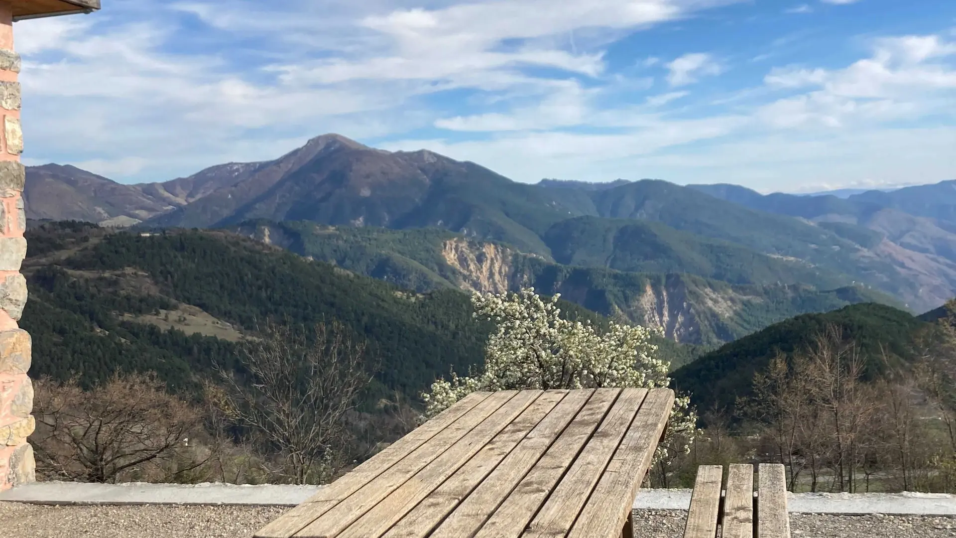 Chalet Soubeyran-Vue sur la Vallée-Guillaumes-Gîtes de France des Alpes-Maritimes