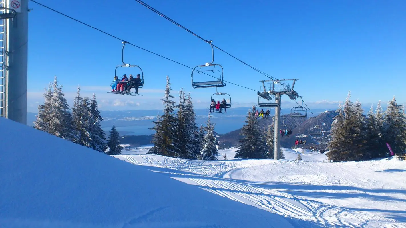 Le ski à Hirmentaz,vue sur le lac Léman.