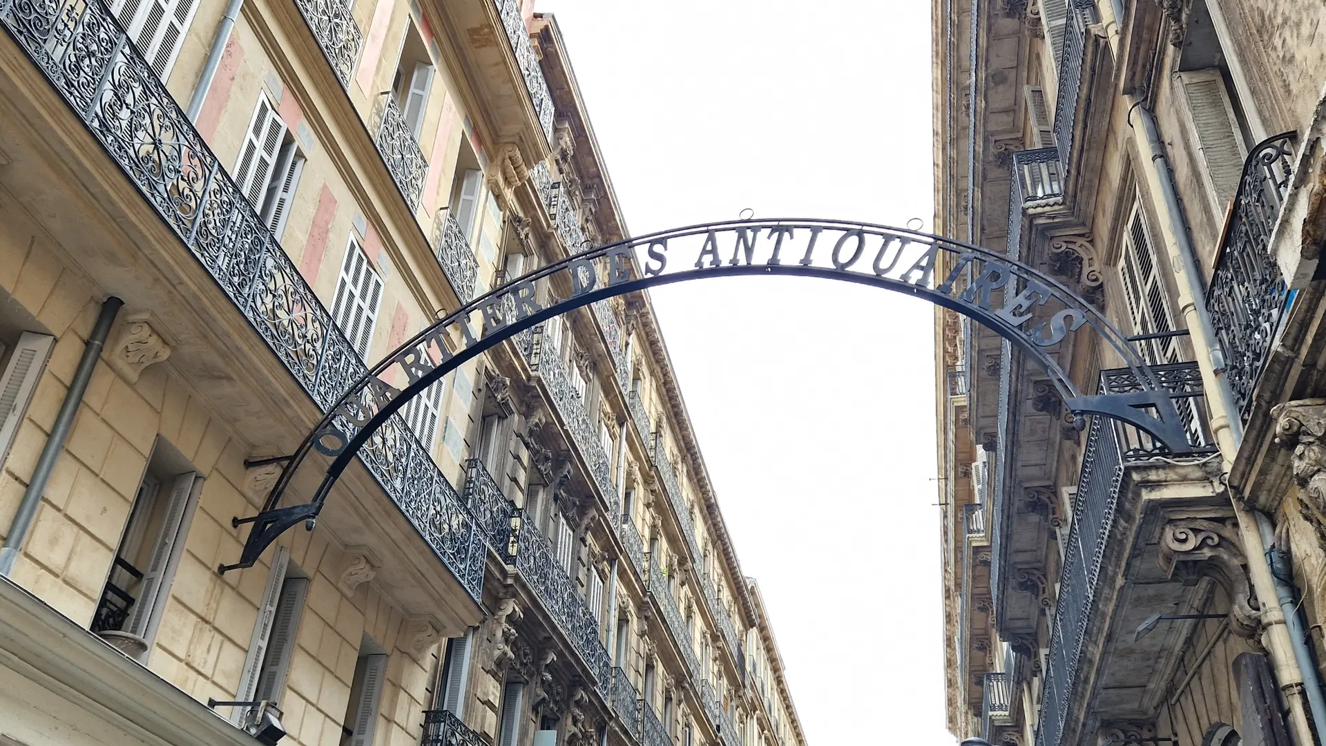 panneau fer forgé antiquaires