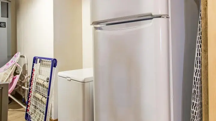 Frigo supplémentaire dans la buanderie