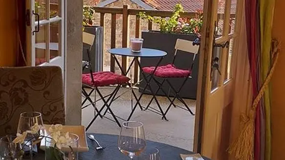 Restaurant gastronomique La Calèche - St Bonnet le Château (42380)