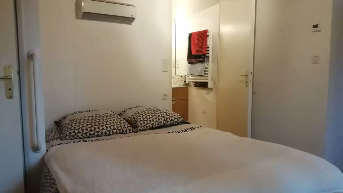 6-Suite avec sdb-Gite-La grange de Paul-auvergne-livradois-forez