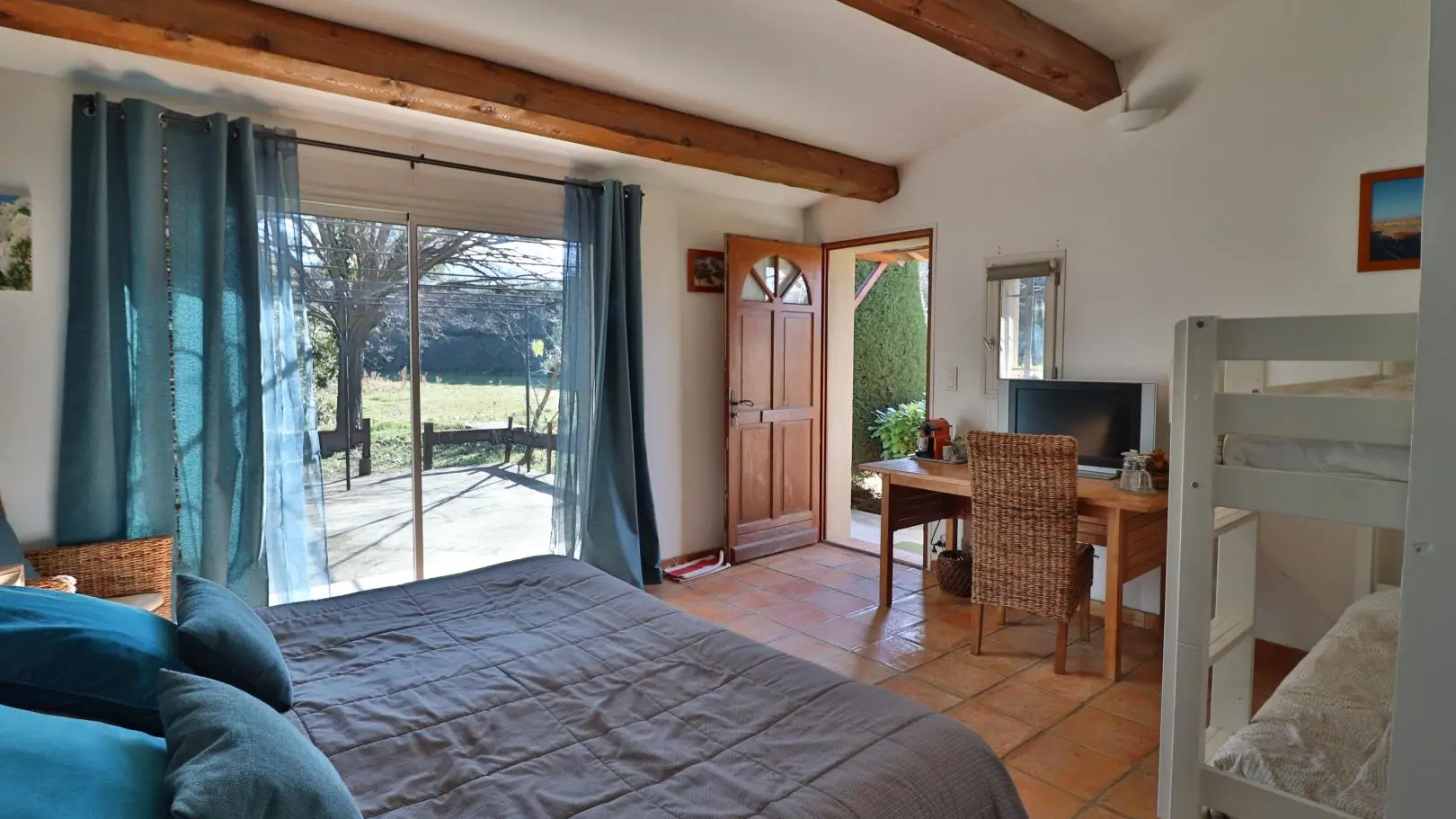 1 lit en 180 cm séparable + 2 lits en 90 cm superposés