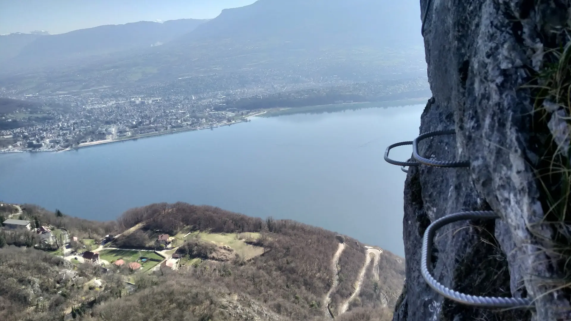 Passerelles suspendues, au dessus du lac du Bourget