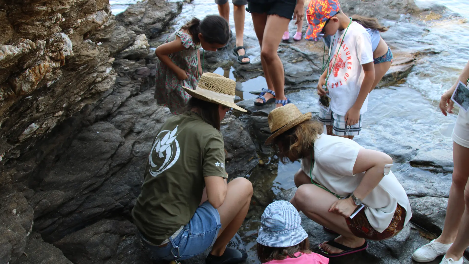 Activité enfant Les pieds dans l'eau_Rayol-Canadel sur Mer