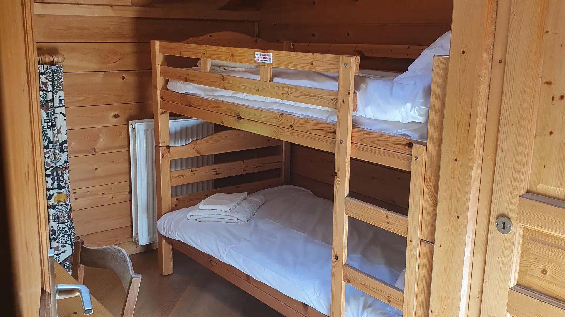 Chambre avec lits superposés