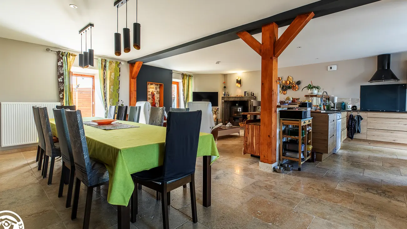 Une grande ièce de vie de 50 m²